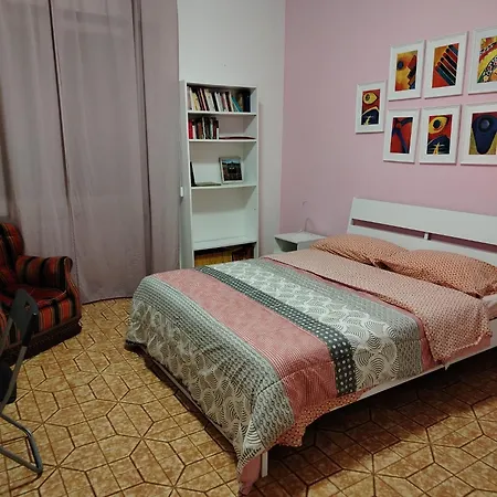 Vicino Stazione, Un Parcheggio E Wifi