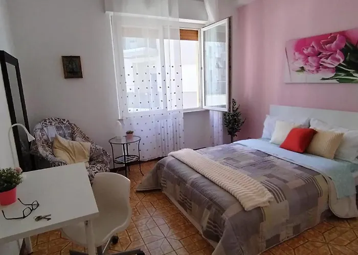 Vicino Stazione, Un Parcheggio E Wifi