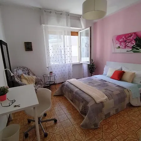 Vicino Stazione, Un Parcheggio E Wifi